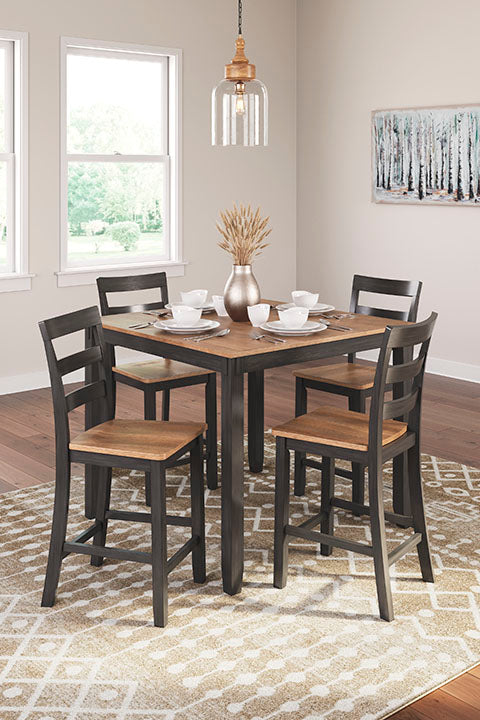 Table et 4 chaises marron Gesthaven D396-223