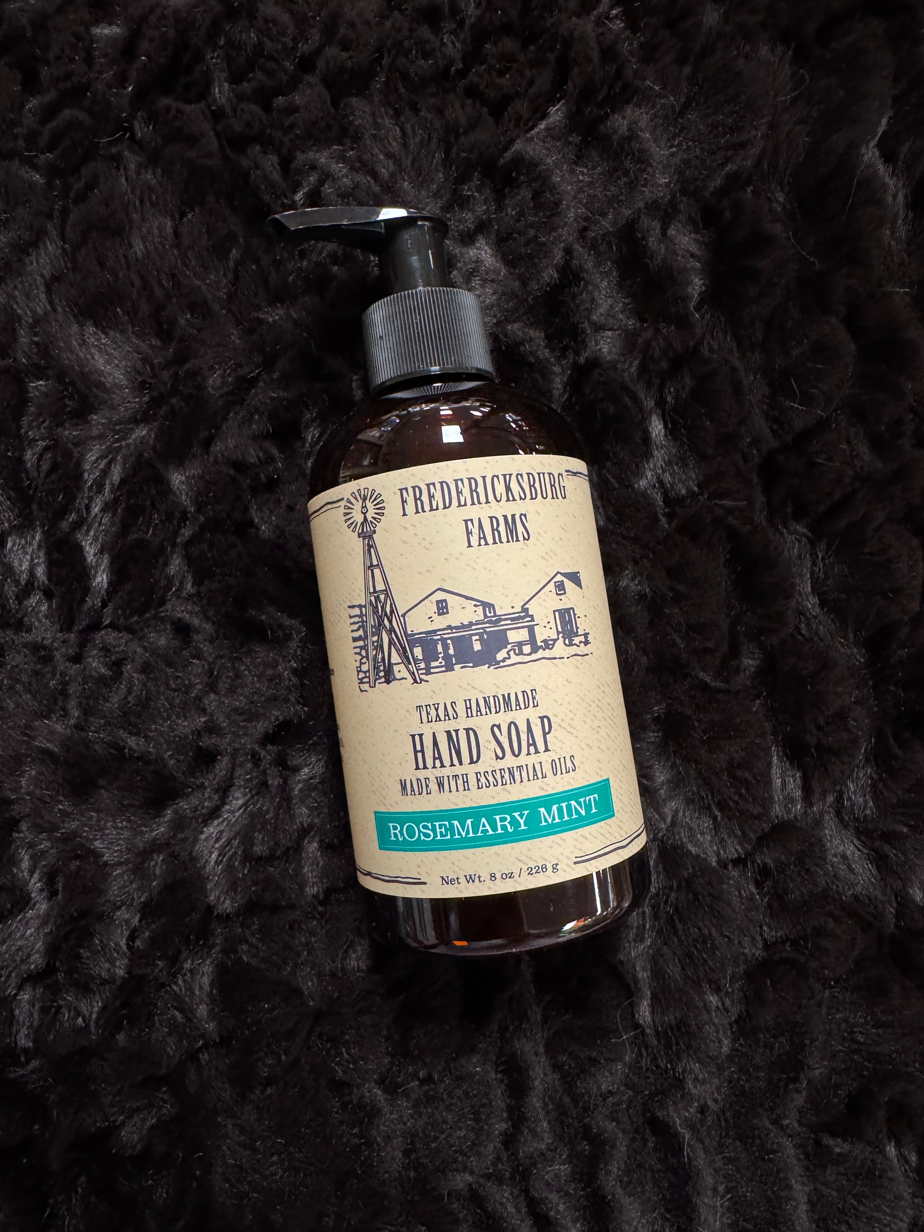 Savon pour les mains au lait de chèvre et à la menthe et au romarin